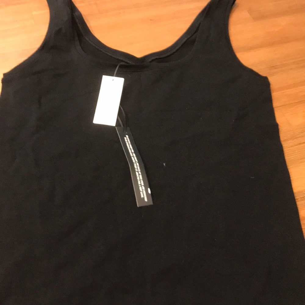 Black tank top size M.